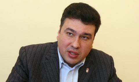 Говорят, глава земельной комиссии Алексей Евлах сейчас в розыске...  