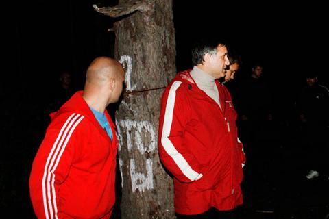 Аваков стал к дереву 