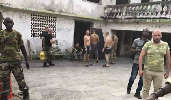 "Гражданские" военные советники из стран бывшего СССР в Центральноафриканской Республике, начало 2018 года (с) afriquenewsinfo.wordpress.com