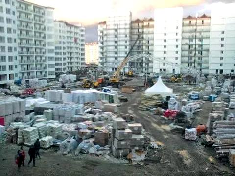 За 14 дней до Олимпиады волонтерский городок был похож на стройку в самом начале отделочных работ