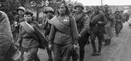 Как в СССР относились к женщинам на фронтах Второй Мировой и как их встретила страна после победы