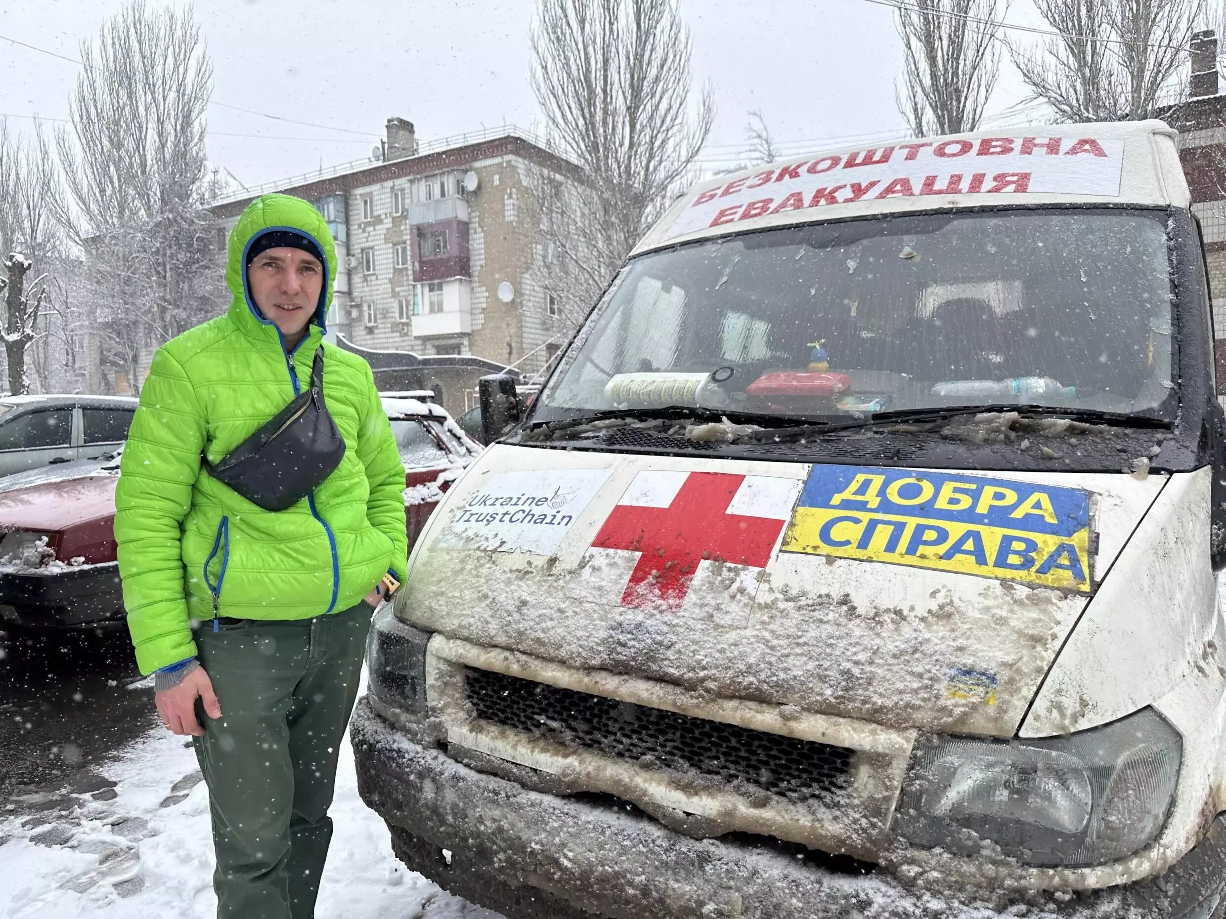 «Спочатку не можеш вмовити на евакуацію — потім приїжджаєш забирати тіла»: волонтери про порятунок людей