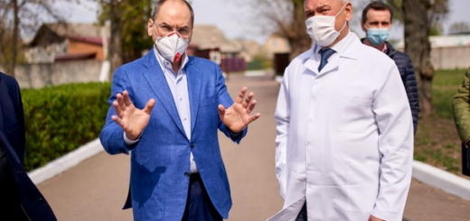 Пандемія в Україні. Тестуйся, хто як може, а уряд буде економити