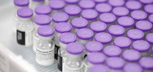 Як РФ підкуповувала блогерів з ЄС для агітації проти вакцини Pfizer