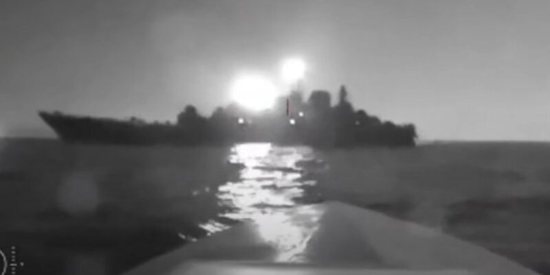 Дитячий садок у Броварах, на який впав вертоліт з керівництвом МВС на борту, 18 січня 2023 Фото: Стас Юрченко, Ґрати